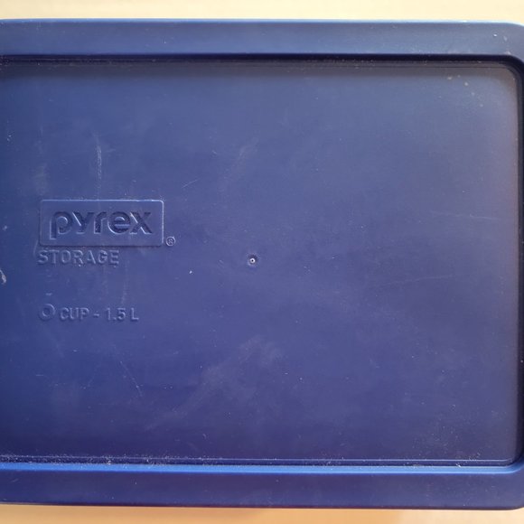 Pyrex glass storage containers with lids - Picture 2 of 5